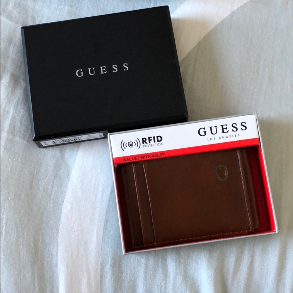 NWT Guess tan wallet (OFFERS ONLY)